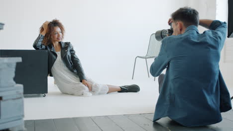 sesión de fotografía de moda en el estudio