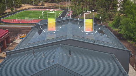 Time-lapse-De-Baterías-Cargándose-Con-Energía-Solar-En-El-Techo-De-Un-Edificio