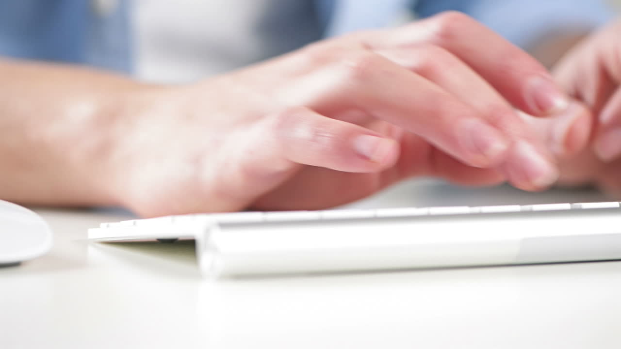 집에서 일하는 것에는 장점이 있습니다.