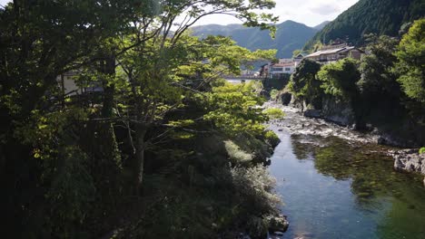 Late-afternoon-sun-on-warm-day-in-Gujo-Hachiman,-Gifu-Japan