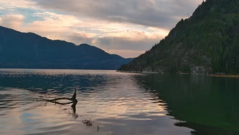 Kanadische-Naturlandschaft,-Howe-Sound