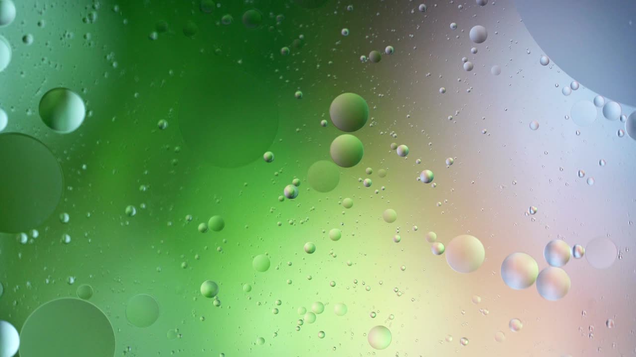 다채로운 거품의 환상적인 구조, 혼란스러운 움직임, 추상적인 다채로운 페인트,  뷰, 액체에 있는 거품의 움직임, 기름 표면, 다채로운 배경, 매크로.