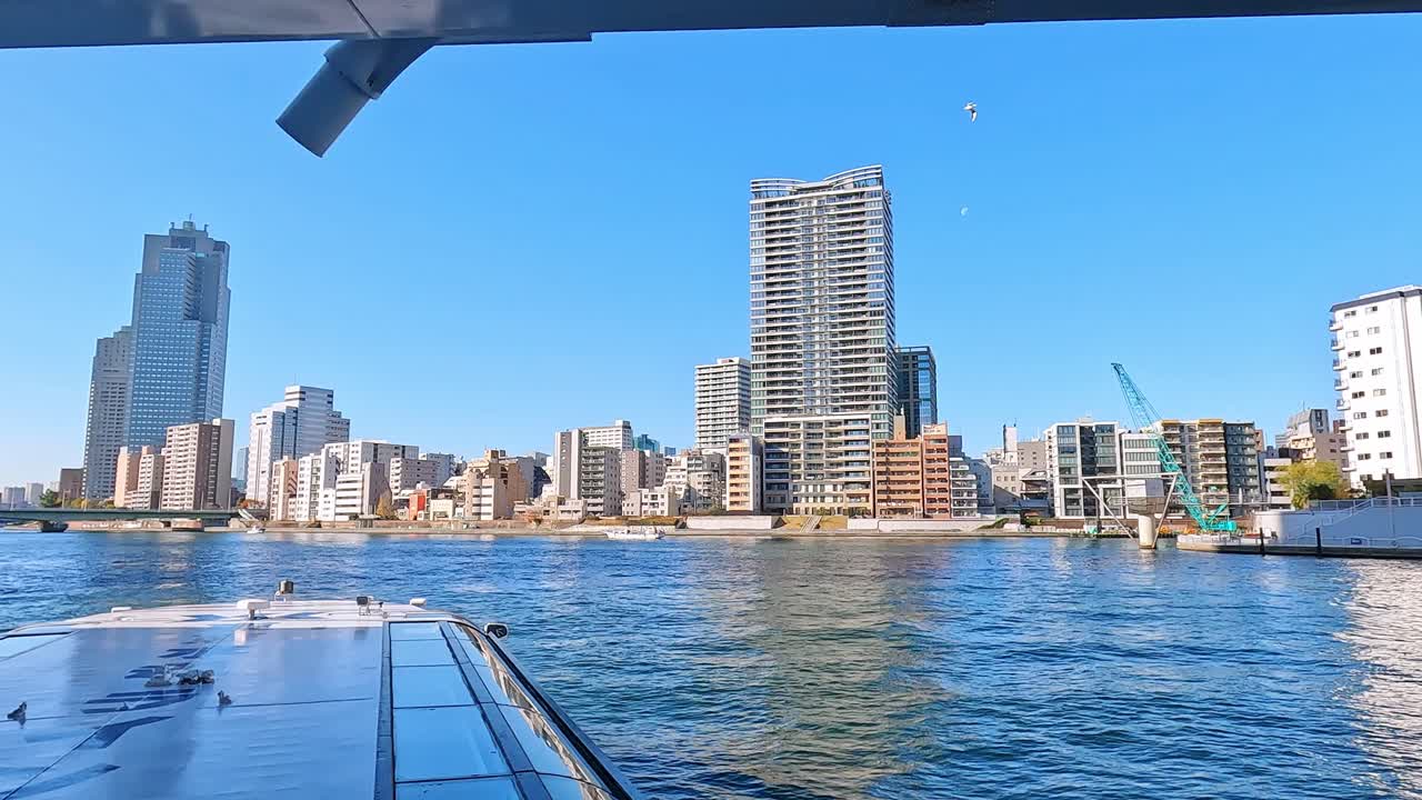 현대 도시 워터프론트의 아름다운 공개  ⁇