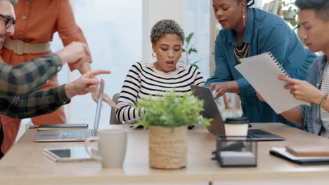 Personal,-Chaos-Und-Frauen-Multitasking-Papierkram