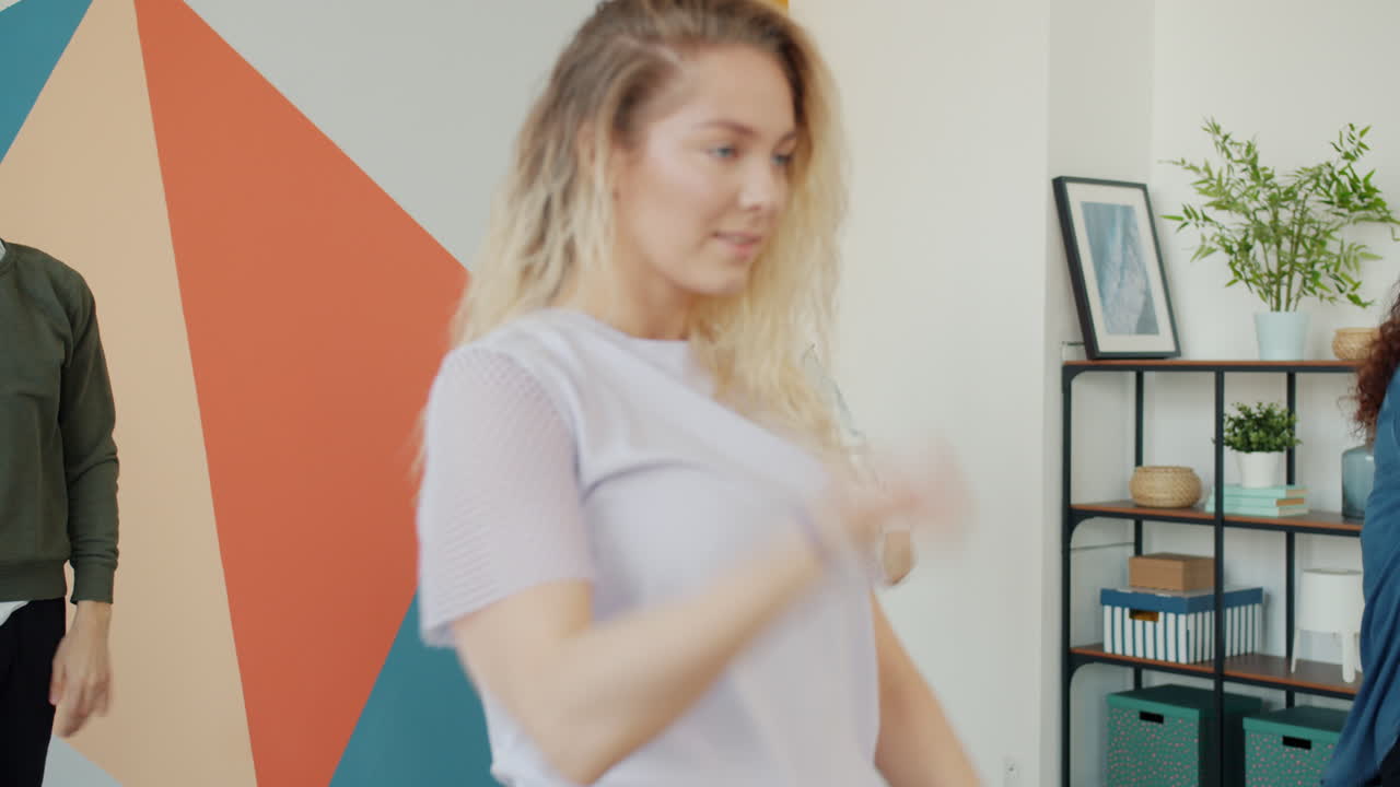 clase de baile en grupo