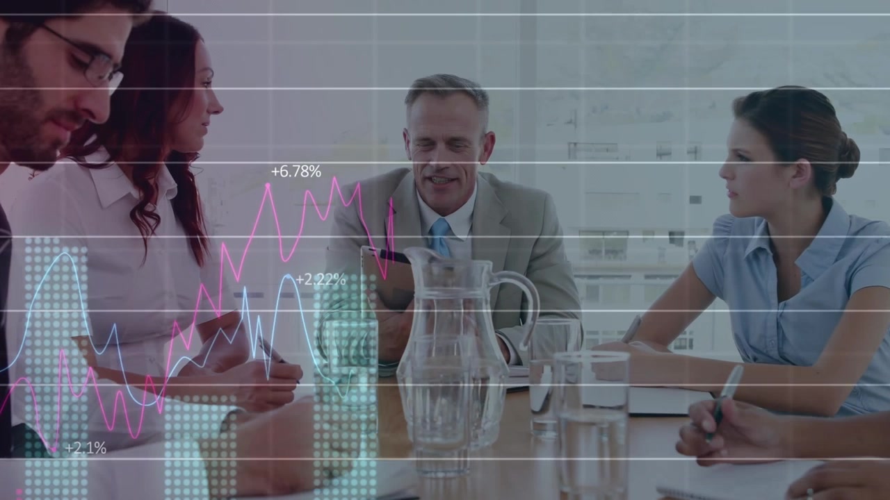 Animação de processamento de dados estatísticos sobre diversos empresários discutindo juntos no escritório