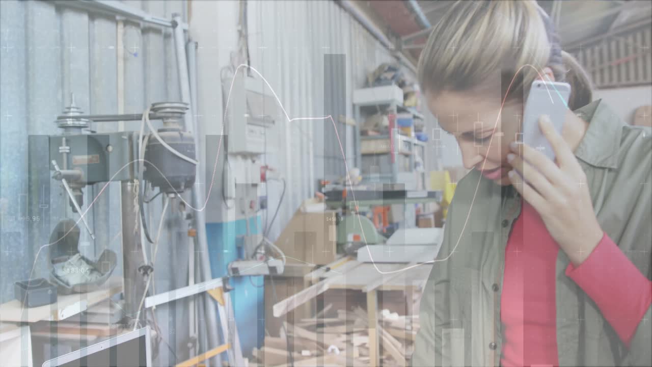 архитектор разговаривает по телефону 4k