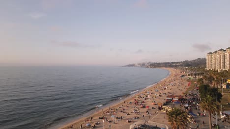 El-Sol-Beach-In-Viña-Del-Mar,-Chile,-Uhd-4k-Aerial