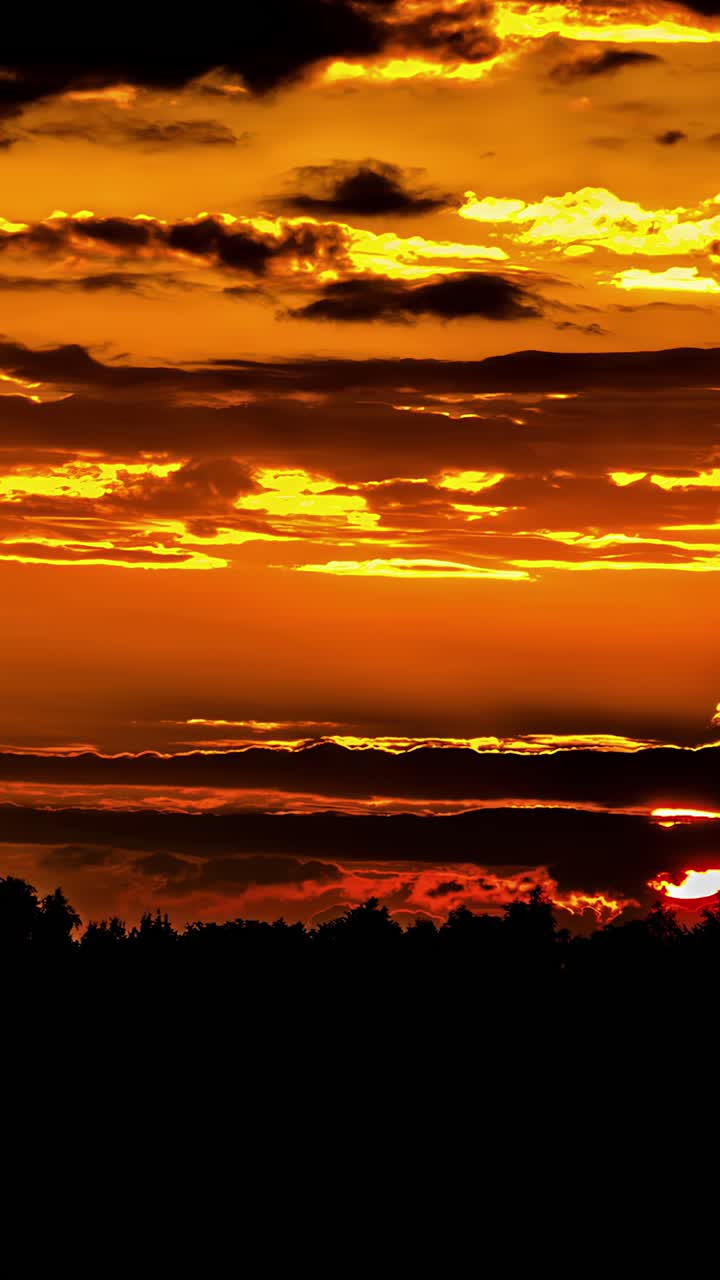 Stunning sunset timelapse with vibrant colors in a vertical frame
