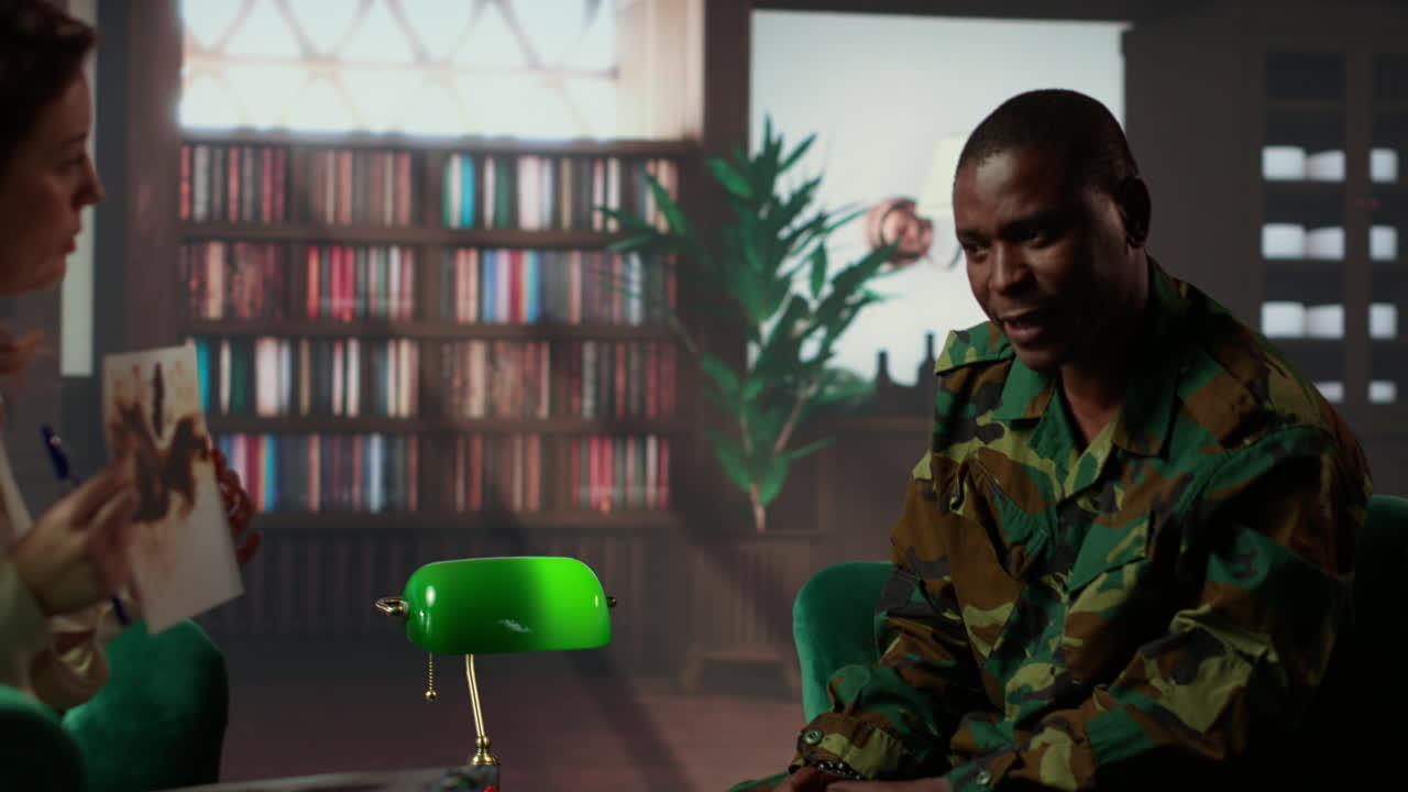 군사 인력 협의