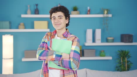 retrato de un estudiante masculino exitoso e inteligente.