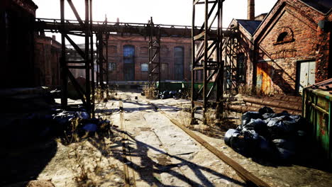 edificios industriales abandonados cerrados con tablas
