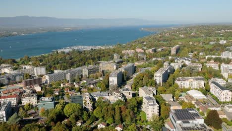 Eaux-Vives-Viertel-Mit-Hafen-Und-Jet-D&#39;eau-In-Genf,-Schweiz