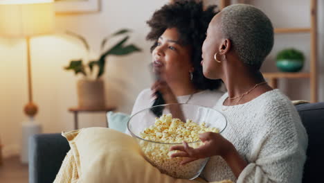 Film,-LGBT-Paar-Und-Freundinnen-Kämpfen-Um-Die-Wahl