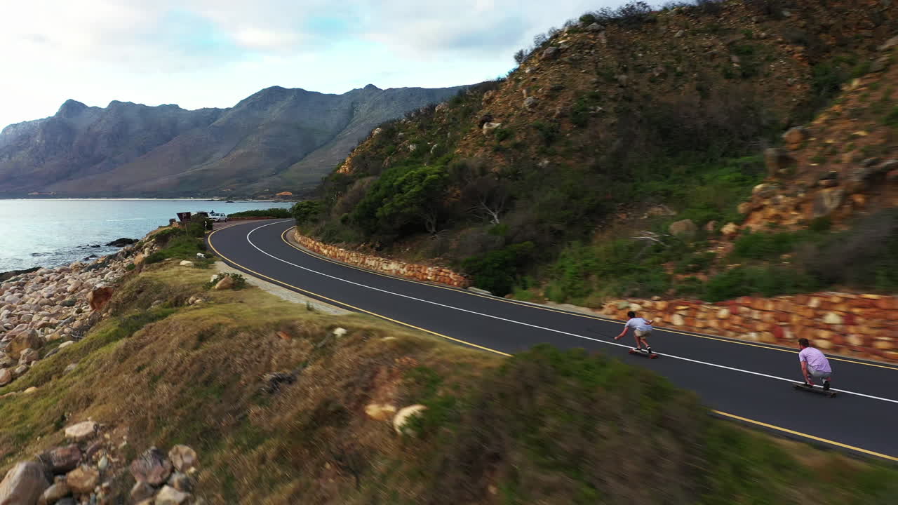 세상은 긴 보드 위에서 더 넓습니다.