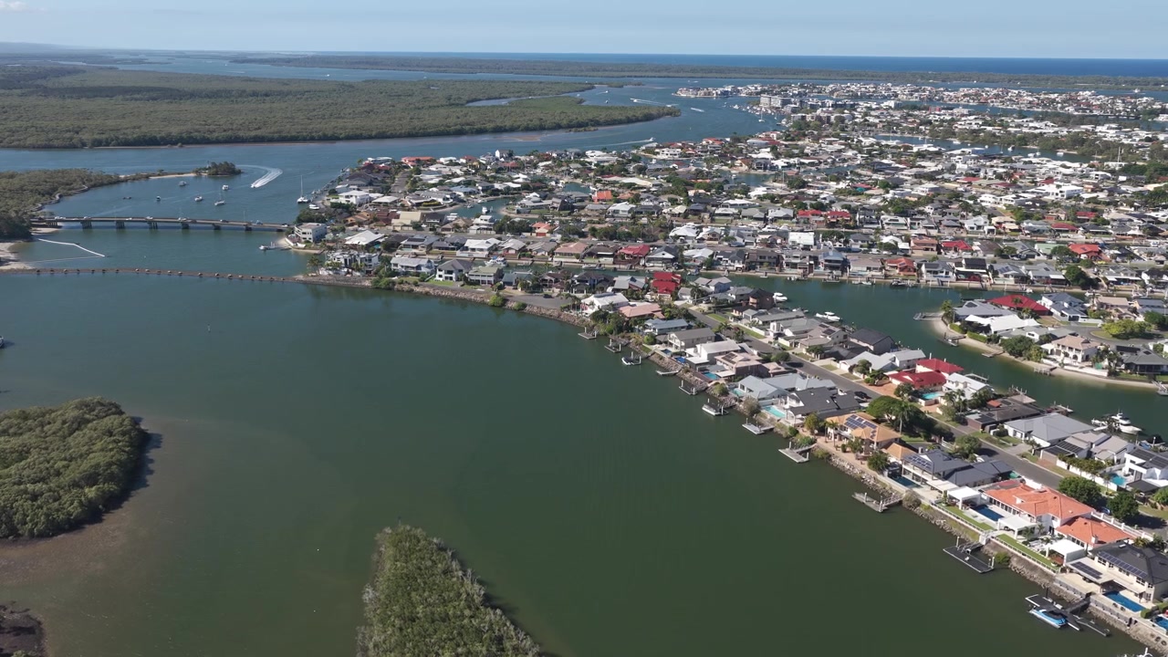 Sobborghi di Paradise Point a Gold Coast, Queensland, Australia - Ripresa con drone