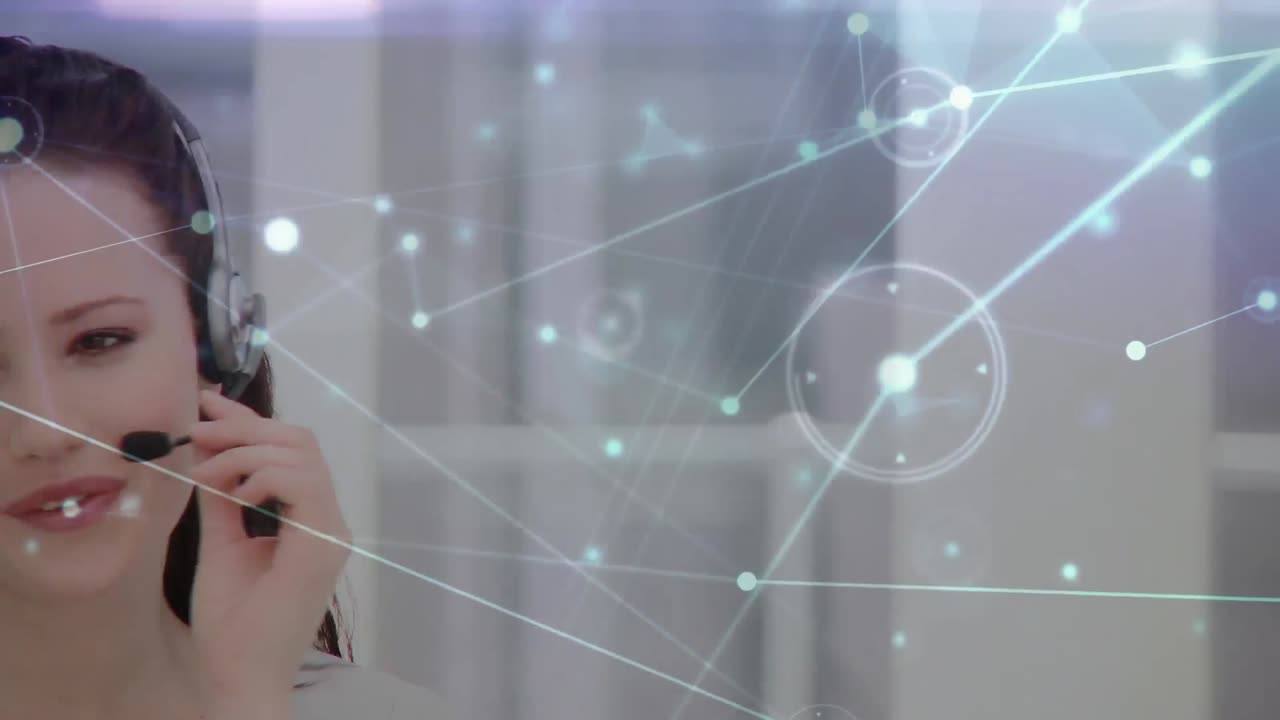 animación de redes de conexiones a través de una mujer de negocios usando auriculares telefónicos
