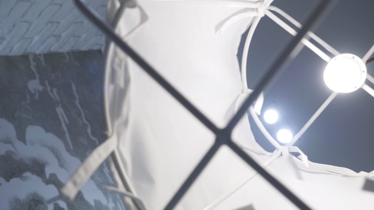 vista de cerca de una lámpara blanca