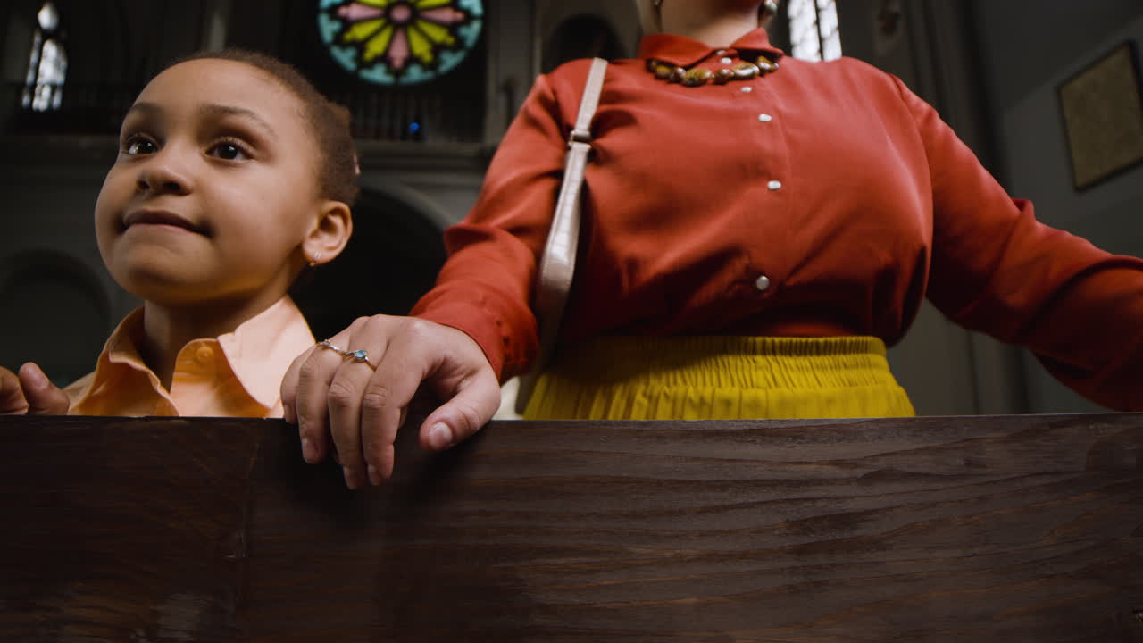 일요일 교회에서 가족