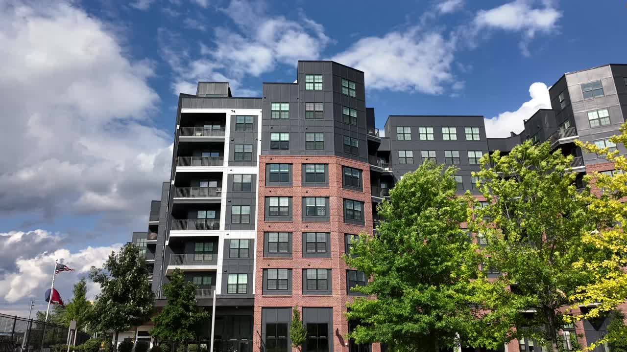 Time Lapse Of Clouds Moving Over Starling Apartments. Luxury Living In Germantown, Nashville, USA