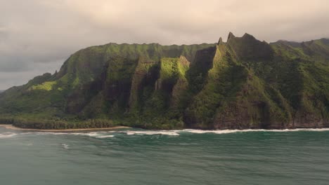 Dramatic-aerial-view-of-Napali-coast-,-incredible-place-for-visit-on-Kauai-Hawaii-island