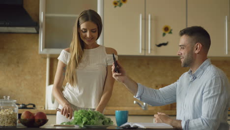 couple cooking together online
