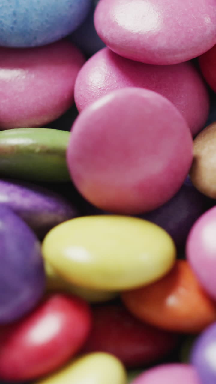 video de primer plano de las lentejas de colores