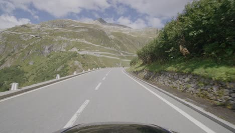 Conduciendo-Desde-El-Grimsel-Hasta-El-Paso-De-Furka-A-Través-Del-Famoso-Valle-En-Los-Alpes-Suizos