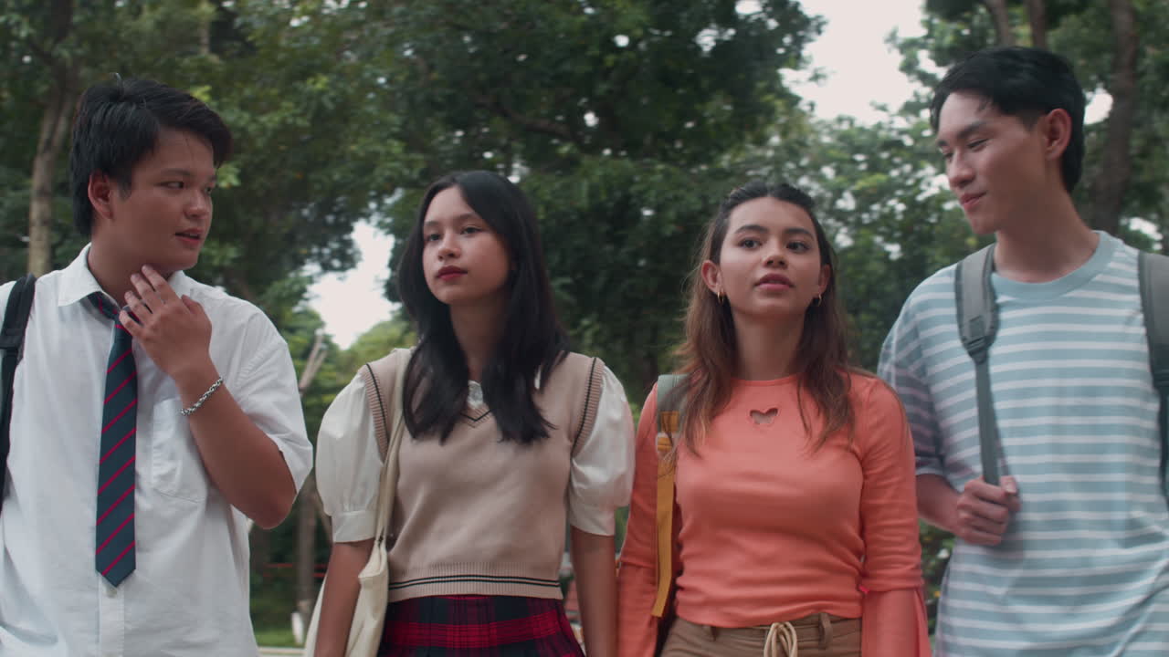 공원에서 십대들