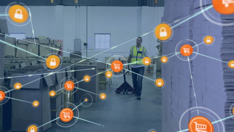 animación de una red de iconos digitales sobre un trabajador caucásico con paletas caminando en un almacén