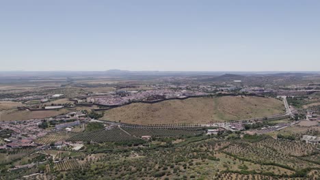 vista panorámica del paisaje portugués con la ciudad de elvas