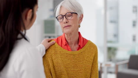 Gesundheitswesen,-Schulterschmerzen-Und-Eine-Patientin