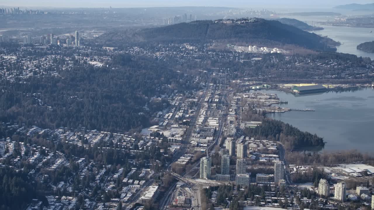 área metropolitana de vancouver, puerto moody y montaña burnaby - aérea urbana
