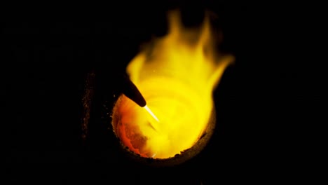 Acetylene-torch-melting-the-hot-metal-4k