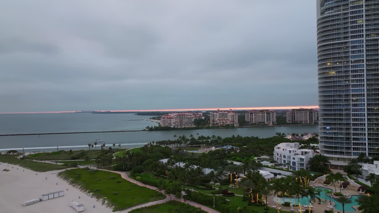 playa sur, florida, video de un dron al atardecer