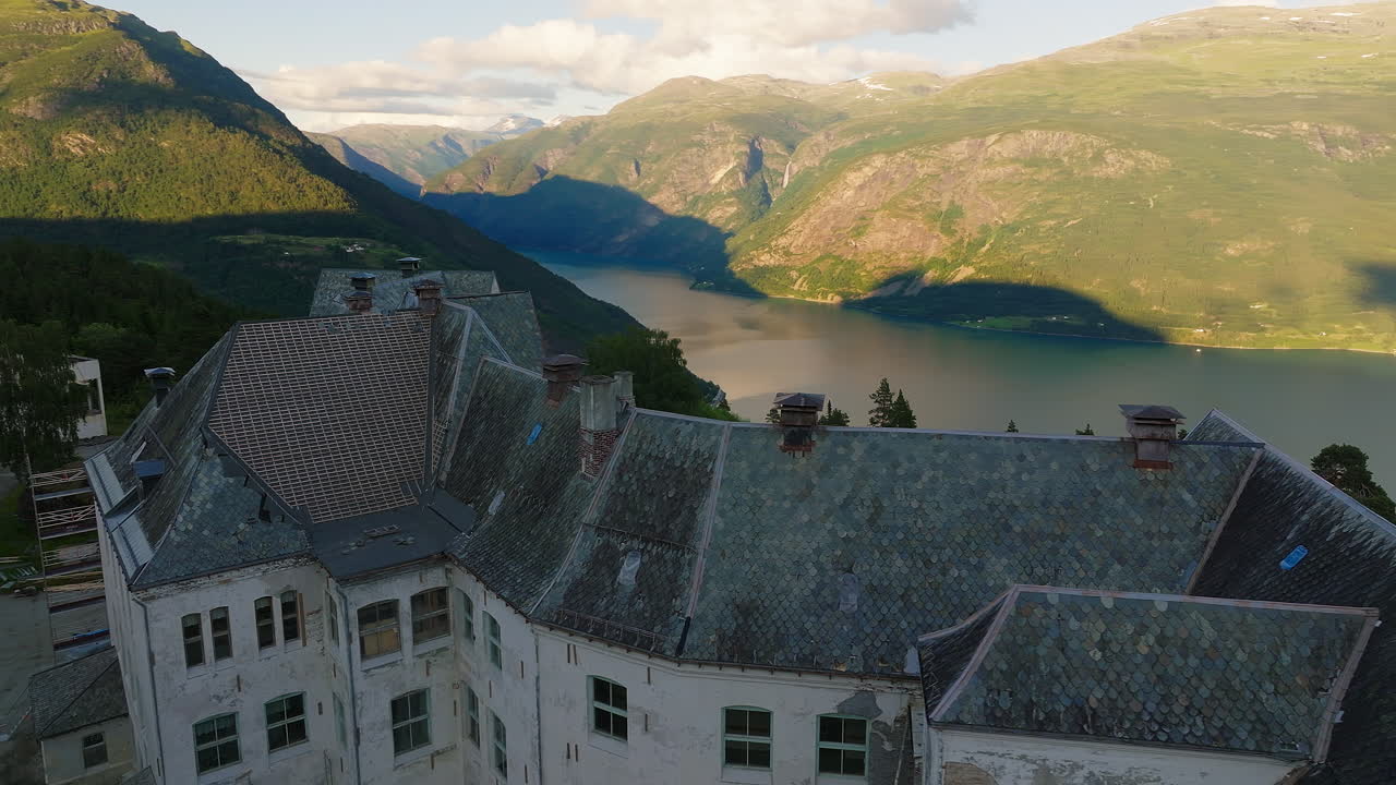 hermoso fondo de campo, lugar de rodaje de películas de terror. aérea