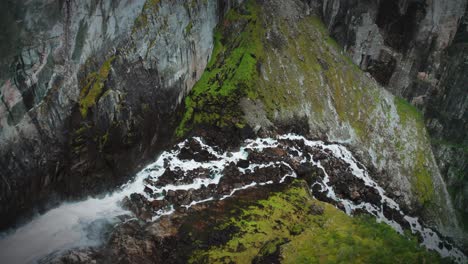 One-of-many-beautiful-waterfalls-in-the-Hardangervidda-national-park,-Norway