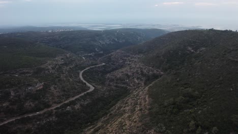 4K-Drohnenaufnahmen-Aus-Der-Luft-Der-Berge-Von-Haifa-Im-Norden-Israels