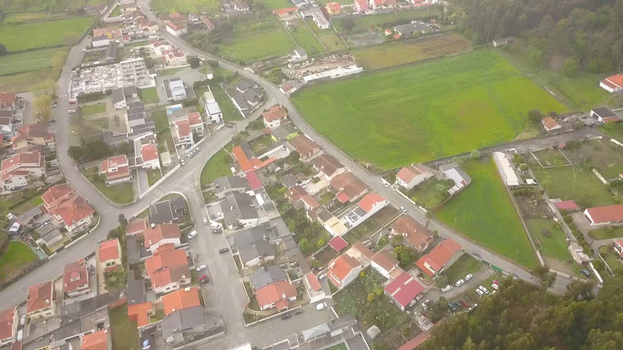 pequeña ciudad en el campo