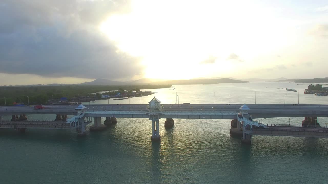 러브 스토리 사라신 브릿지