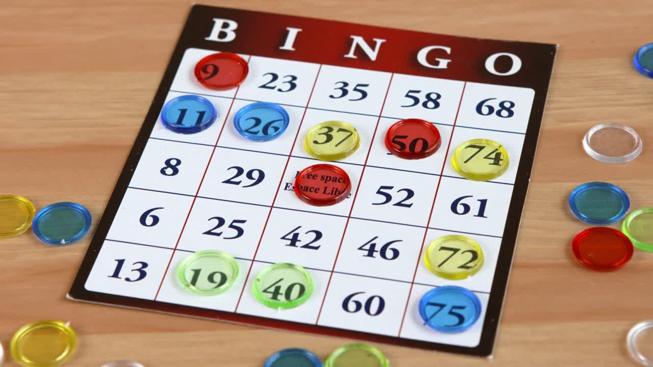 primer plano de una tarjeta de bingo ganadora
