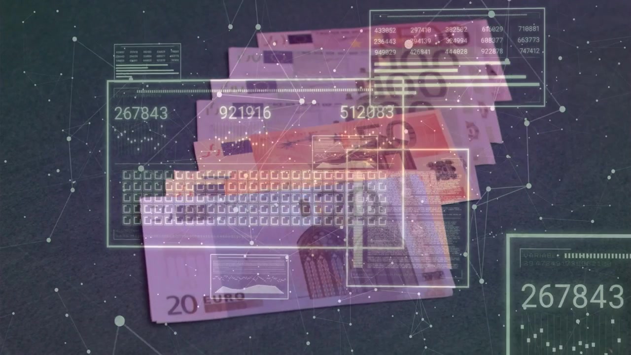Schermo che si apre, HUD che scorre, banconote in Euro che acquisiscono opacità e si aprono a ventaglio in avanti, visualizzando fondi