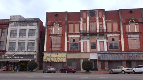 escaparates abandonados en el centro destartalado de selma alabama 1