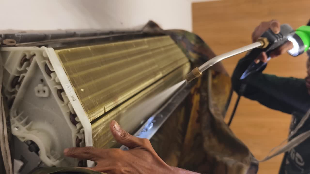 limpieza y mantenimiento de acondicionadores de aire