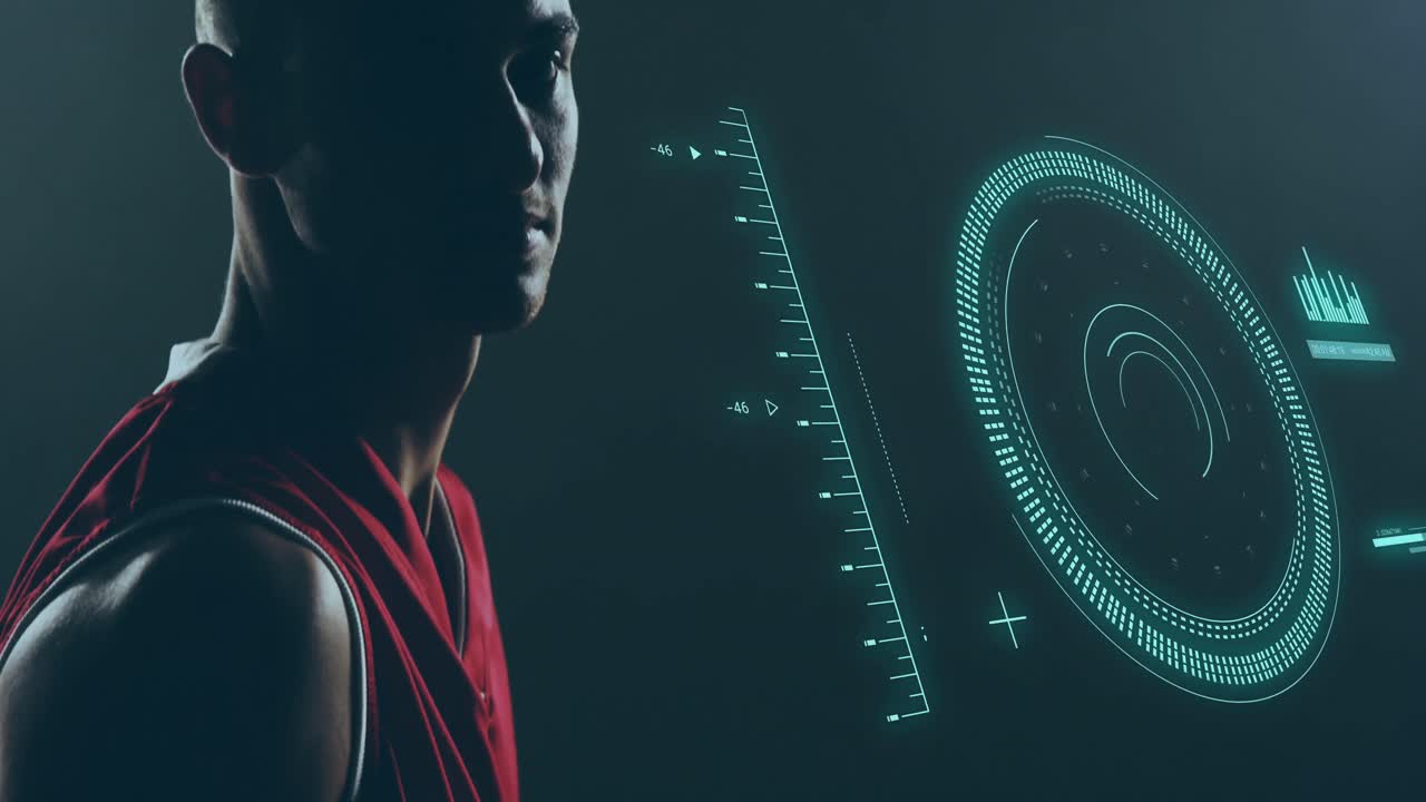 animación de escaneo de alcance y procesamiento de datos sobre un hombre biracial jugando al baloncesto.