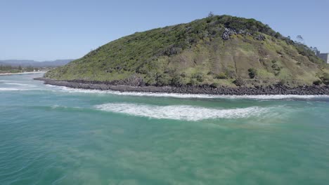 Burleigh-Head-National-Park-On-Coral-Sea-Coast---Pristine-Coastal-Landscape-With-Lush-Rainforest-In-Queensland,-Australia