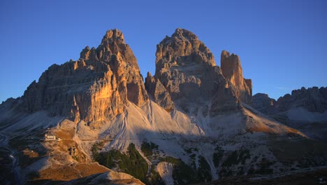 Metraje-Filmado-En-Rifugio-Auronzo,-Tri-Cine-En-Las-Montañas-En-Los-Dolomitas-Italianos