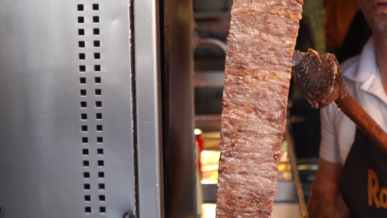 delicioso doner kebab turco cocinado