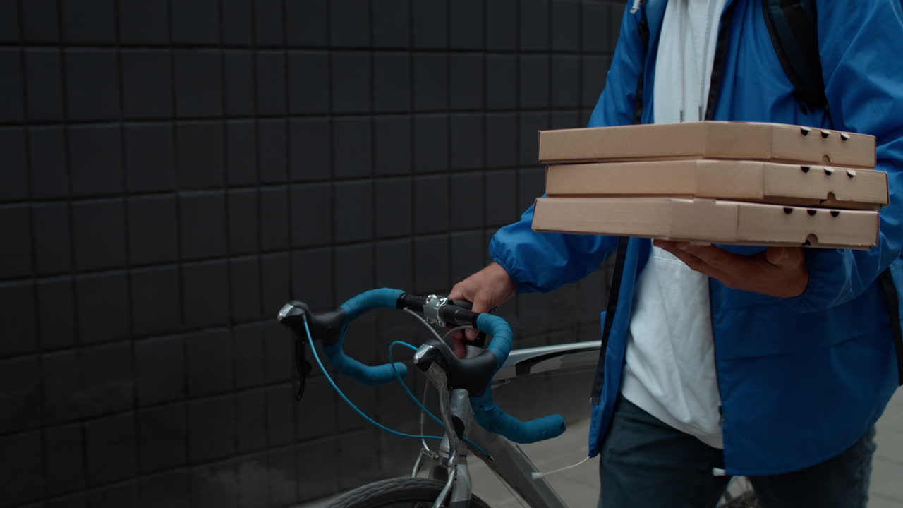 Pizza delivery by bicycle