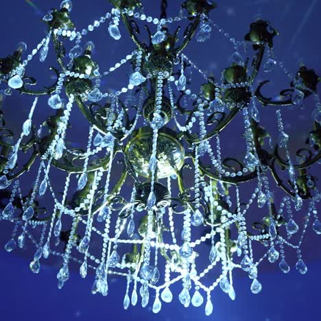hermoso candelabro de cristal